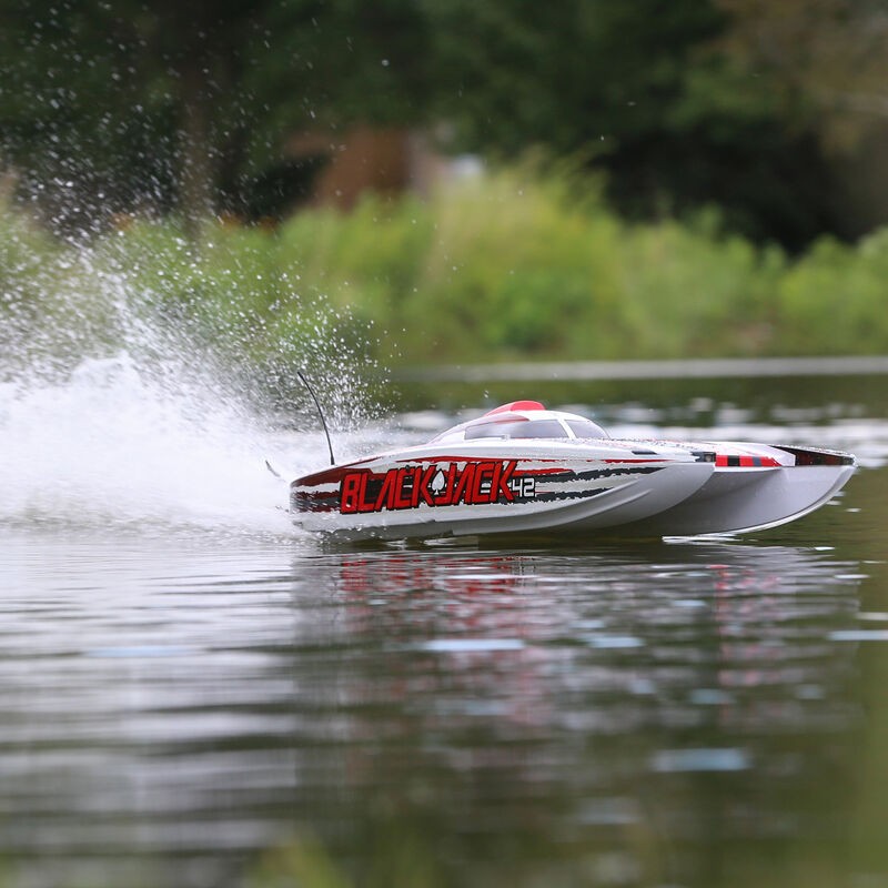PRO BOAT Blackjack 42" 8S Brushless Catamaran RTR:Blanco/Rojo RCPROGRANADA.COM - Imagen 10