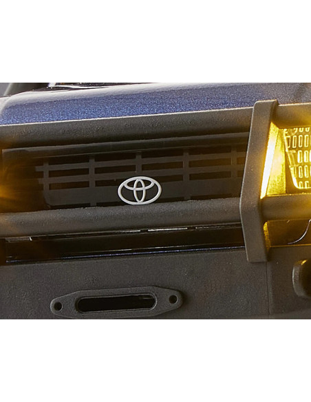 FMS CAMION TODOTERRENO FCX18 TOYOTA LC80 GRIS 1/18, RTR INCLUYE BATERIA Y CARGADOR - Imagen 19